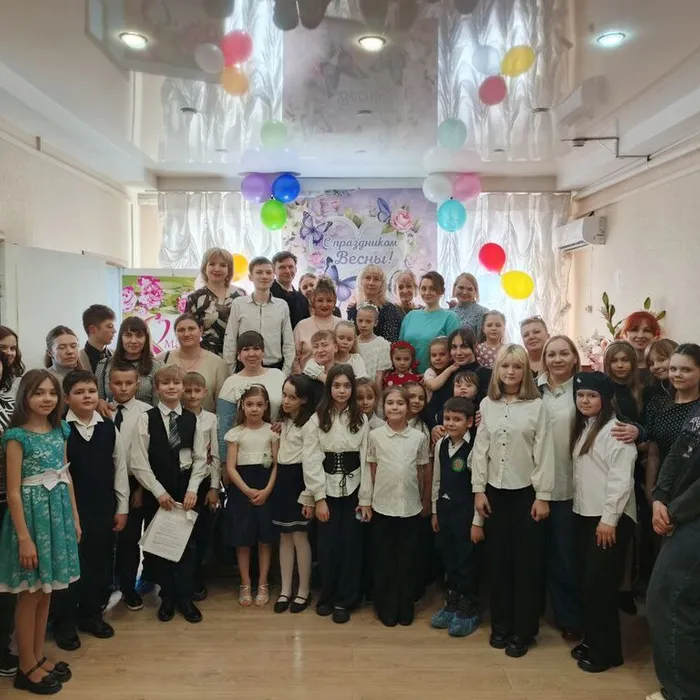 Концерт посвящён 8 - марту "Букет для женщин"